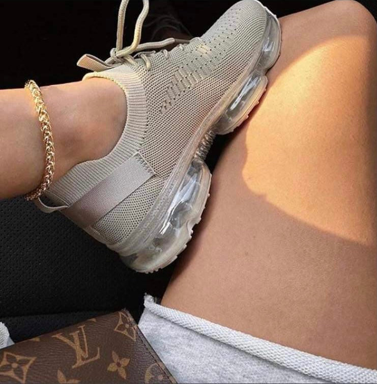 La Sheelah Beige Sneakers