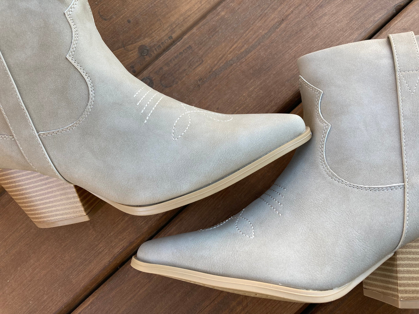 Qupid Vacay distressed booties