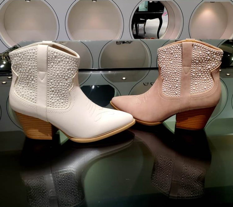 QUPID VACAY PEARL BLUSH ACCENT BOOITES