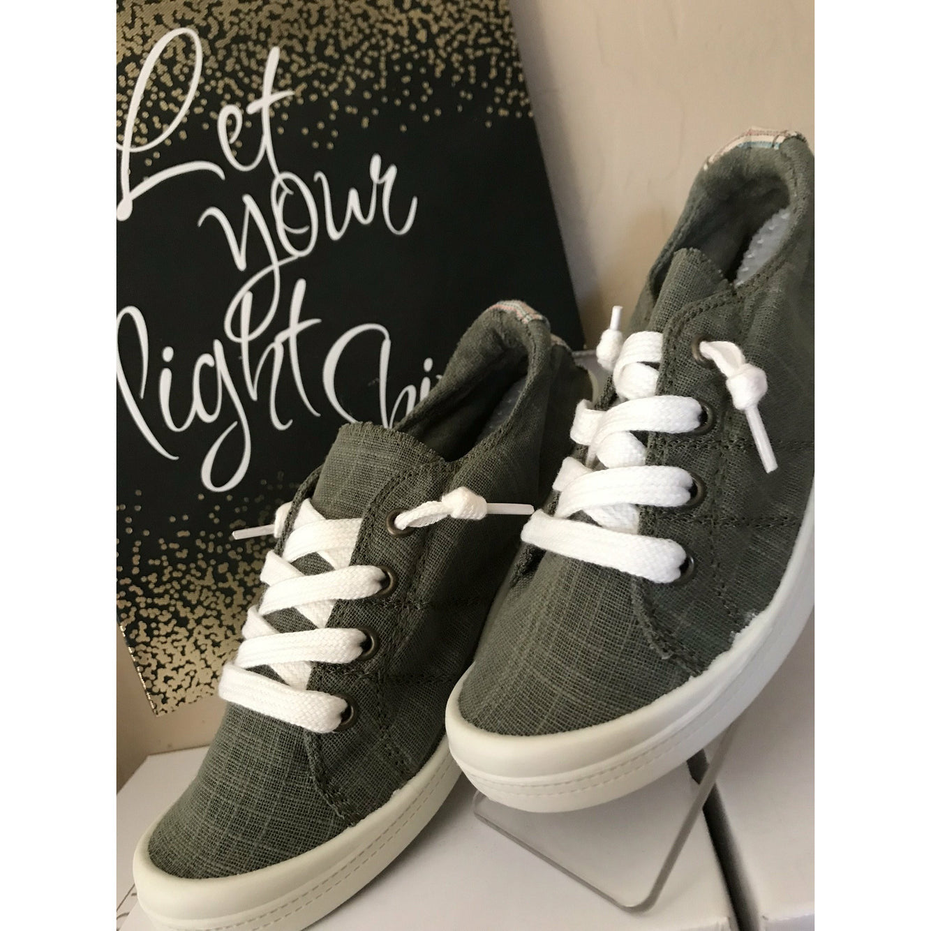 The Comfort Sneakers  Olive